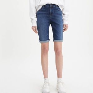 Levi’s Bermuda shorts NWT